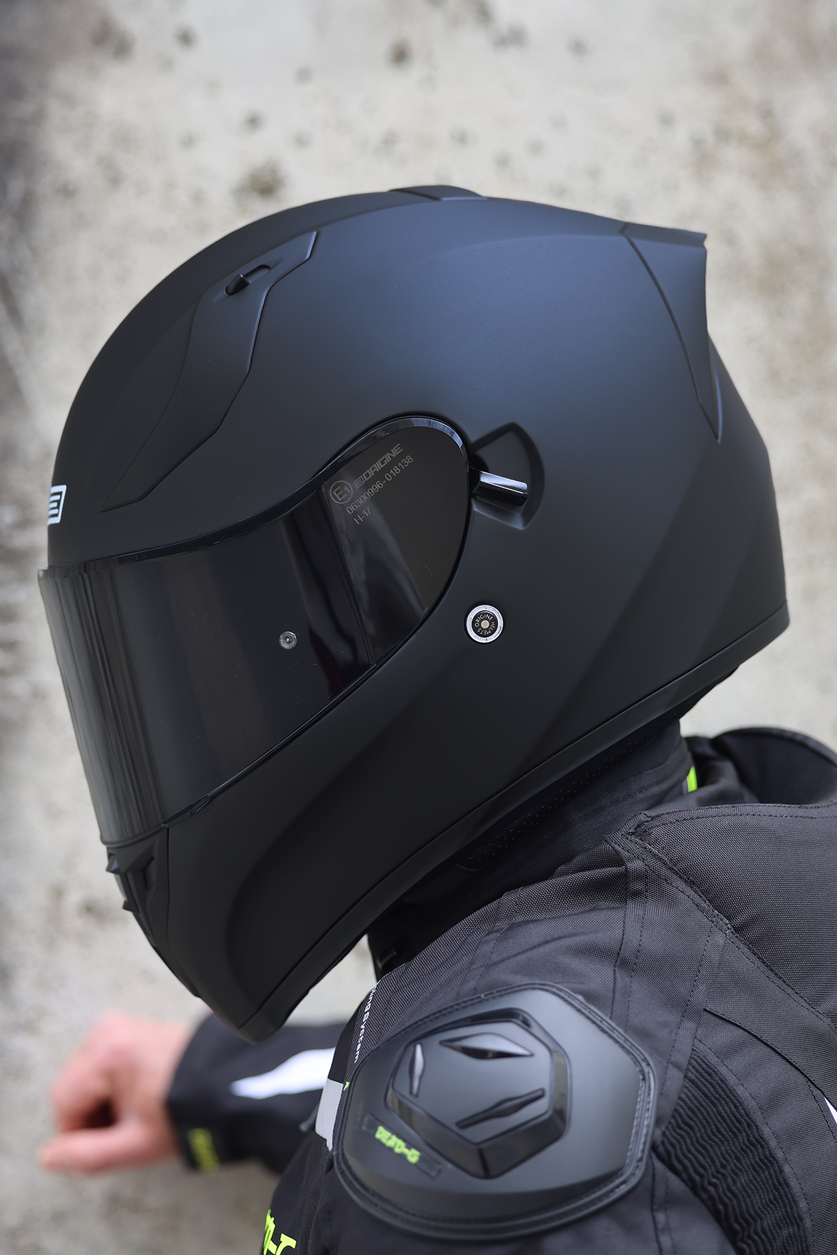 Strada Mat Siyah Kask (Güneş Vizörlü)
