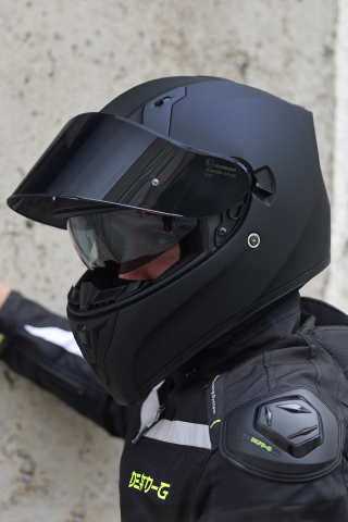 Strada Mat Siyah Kask (Güneş Vizörlü)