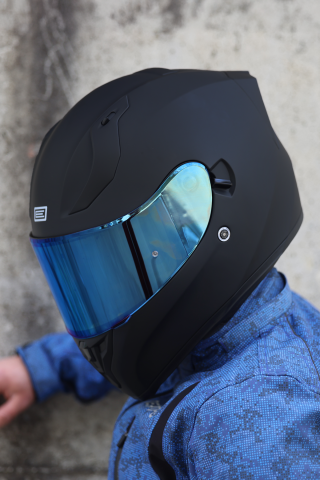 Strada Mat Siyah Güneş Vizörlü Kask Iridium Mavi Camlı