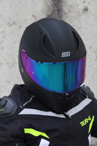 Strada Mat Siyah Güneş Vizörlü Kask Gökkuşağı Camlı XS