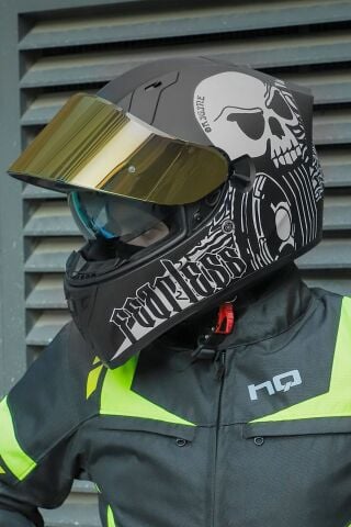 Strada Fearless Mat Siyah-Beyaz Güneş Vizörlü Kask Iridium Sarı Camlı