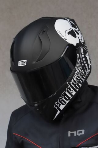 Strada Fearless Mat Siyah-Beyaz Güneş Vizörlü Kask Siyah Camlı