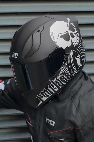 Strada Fearless Mat Siyah-Beyaz Güneş Vizörlü Kask Siyah Camlı